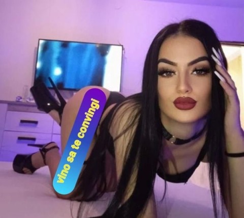 Blondă Atrăgătoare – Escortă 60 Ani în Râmnicu Vâlcea