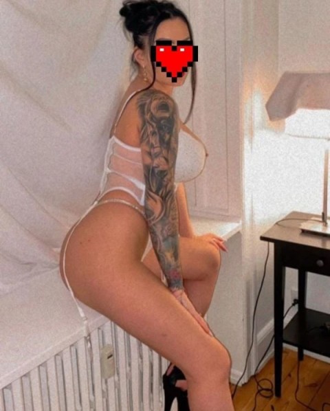 Blondă Elegantă și Rafinată în Suceava – Escortă 70 ani