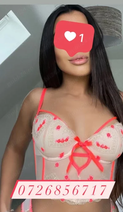 Bruneta cu cameră BDSM în Năvodari