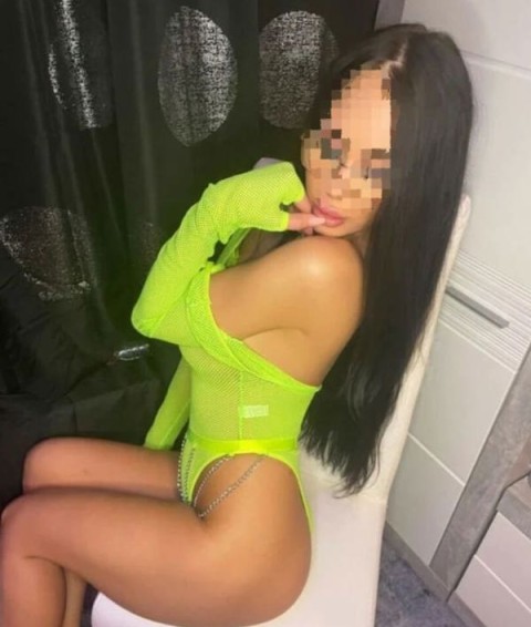 Cristina, Escortă 70 Ani – Distracție Totală în Bucureștii Noi