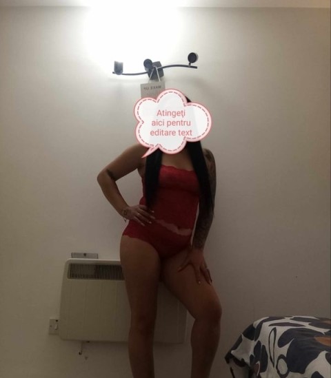 Crossdresser în Sector 1: Experiențe Unice cu o Brunetă Cu Bun Simț