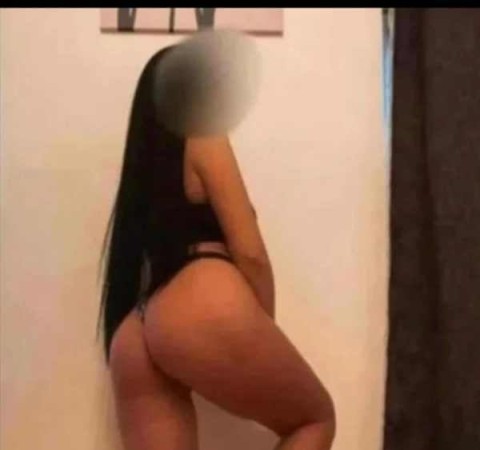 Delia, escortă GFE în București