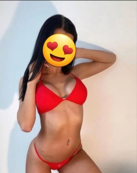 Elena, escortă plinuță în Lacul Tei, disponibilă non-stop