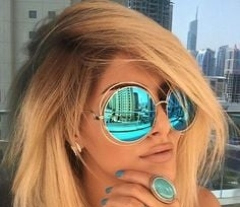 Elite 40+ Bruneta Slim în Oradea