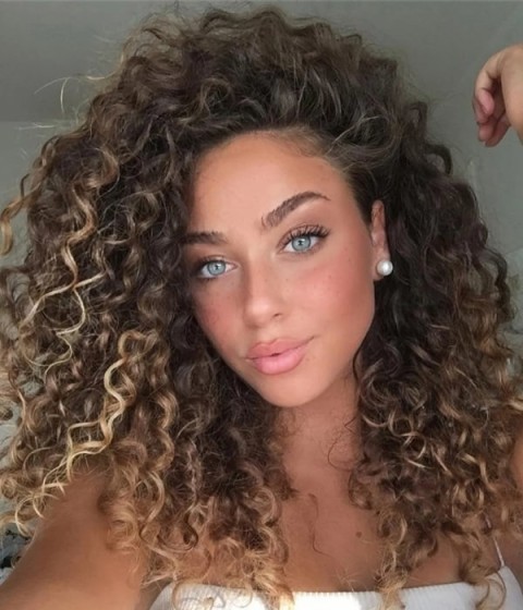 Escortă la tine acasă în Filiași