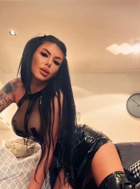 Graviduța din Grivița: Întâlniri Fierbinți și Discrete · graviduță