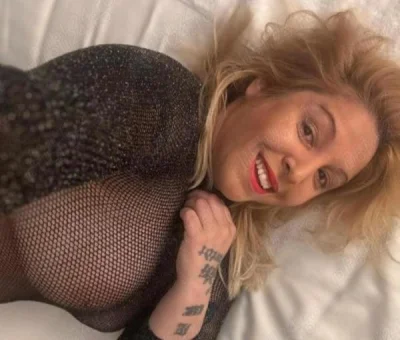 Piercinguri și Plăceri: Escortă pentru Cupluri Open Mind în 1 Mai