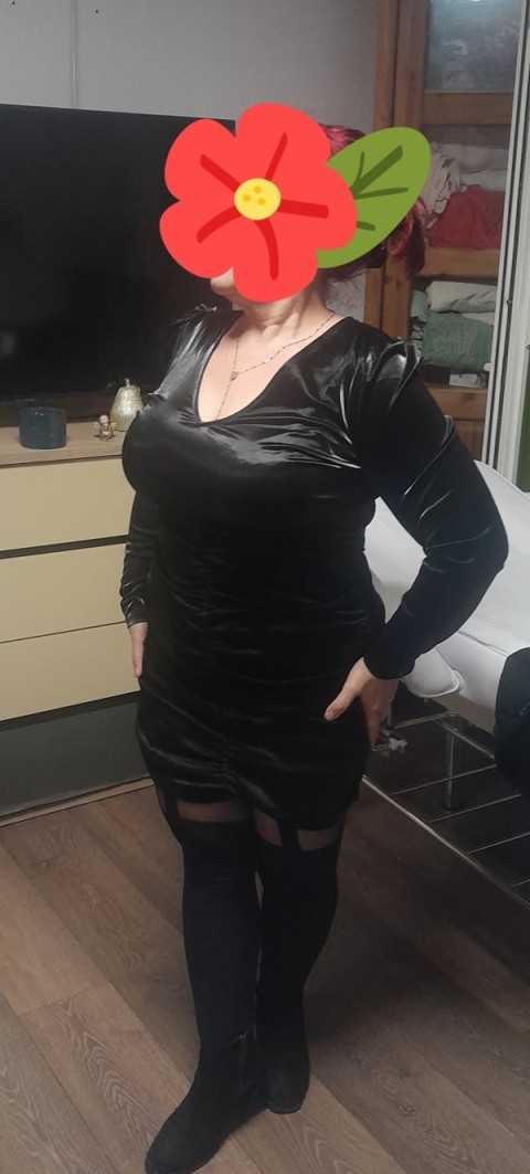 Poloneză cu Piele de Catifea în Unirii