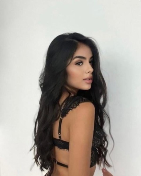 Studentă Blondă Skinny în Nerva Traian